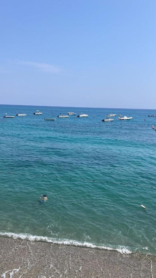 L'Isola Dei Vacanzieri Sant'Andrea Apostolo dello Ionio Bagian luar foto